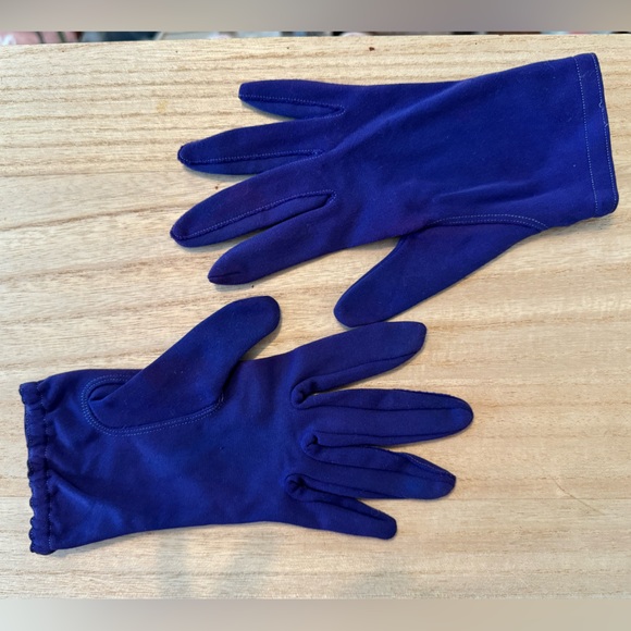 Vintage Sparkly Bold Blue Nylon and Fownes Blue Short Gloves - Picture 7 of 16